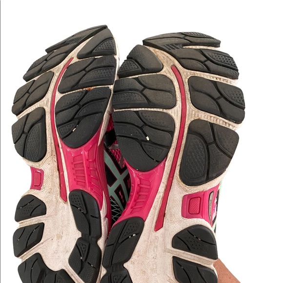 Size 10 Asics Gel-Nimbus 16 running shoes pink and mint green and black - Picture 4 of 5
